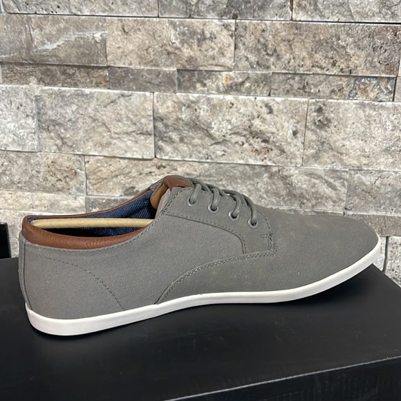 Gray - Picture 2 of 4